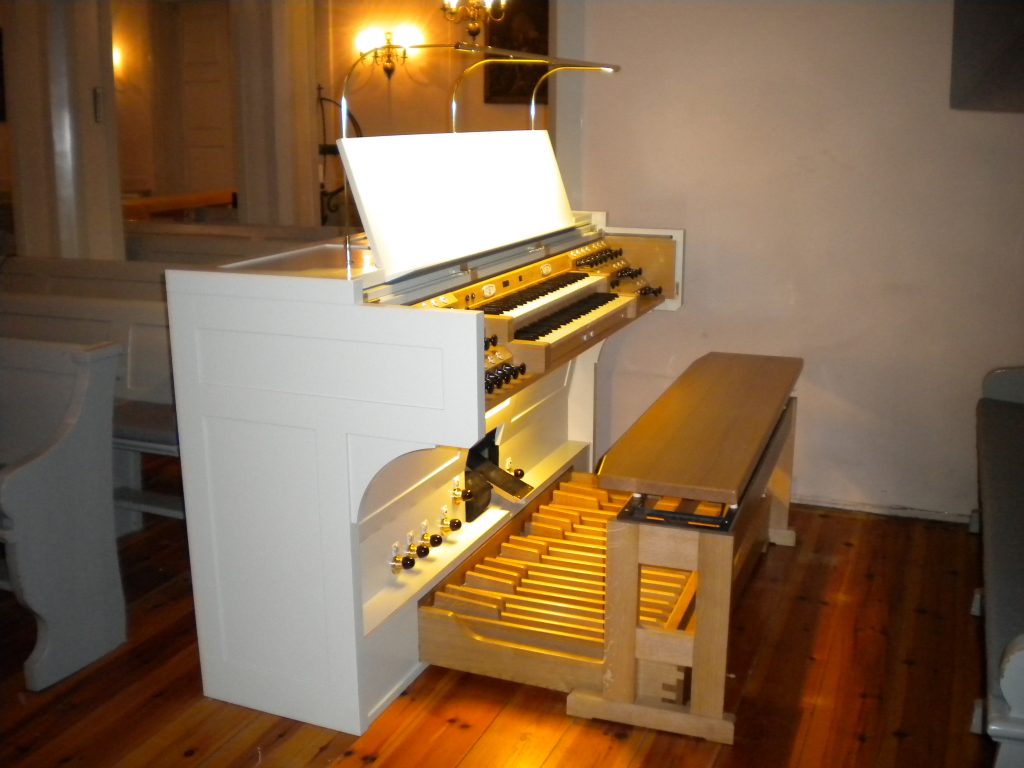 Profesjonell reparasjon av orgel utført med tradisjonelt håndverk hos DJB OrgelVerksted i Bergen.